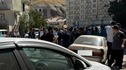 Hakkari’de freni patlayan çekici 6 araca çarparak durabildi