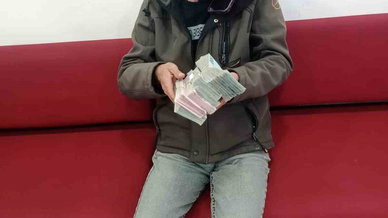 180 bin TL’yi dolandırıcılara kaptıracakken polis engelledi