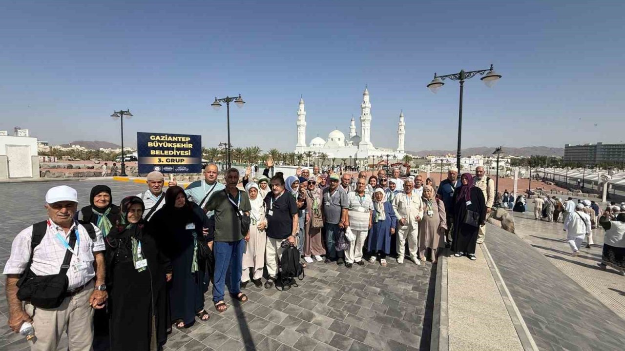 41 yıllık evli ulu çınarların kutsal yolculuğu’nun Medine bölümü tamamlandı
