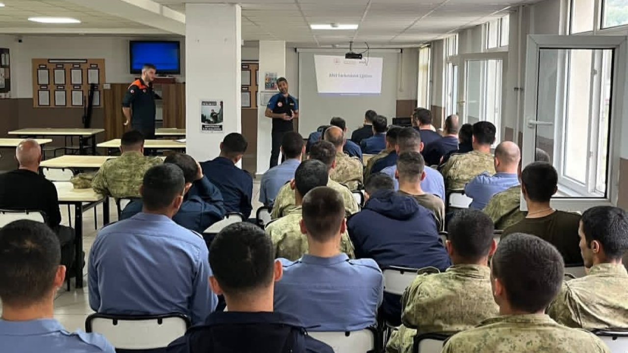 AFAD’dan Deniz Kuvvetleri personeline afet eğitimi