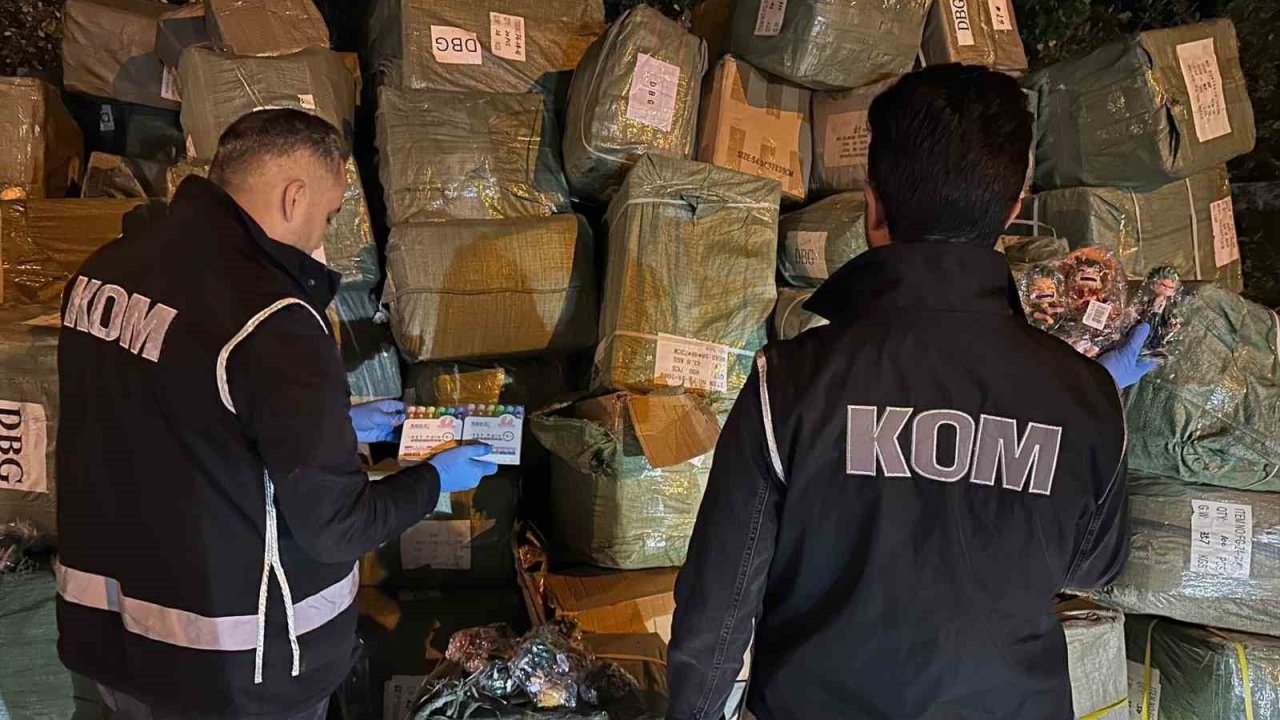 Ağrı’da 40 milyon liralık kaçak oyuncak ve kalem ele geçirildi