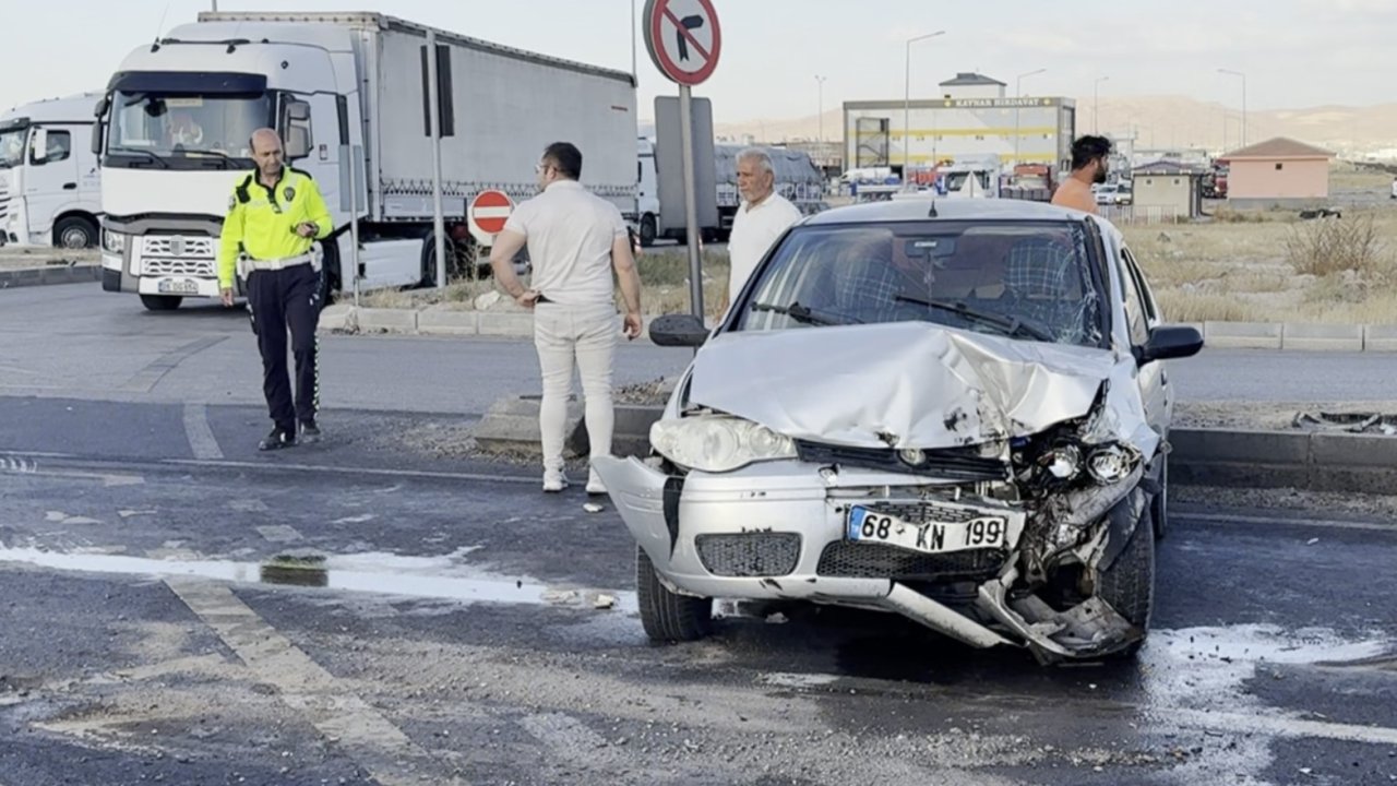 Aksaray’da otomobil ile tır çarpıştı: 3 yaralı