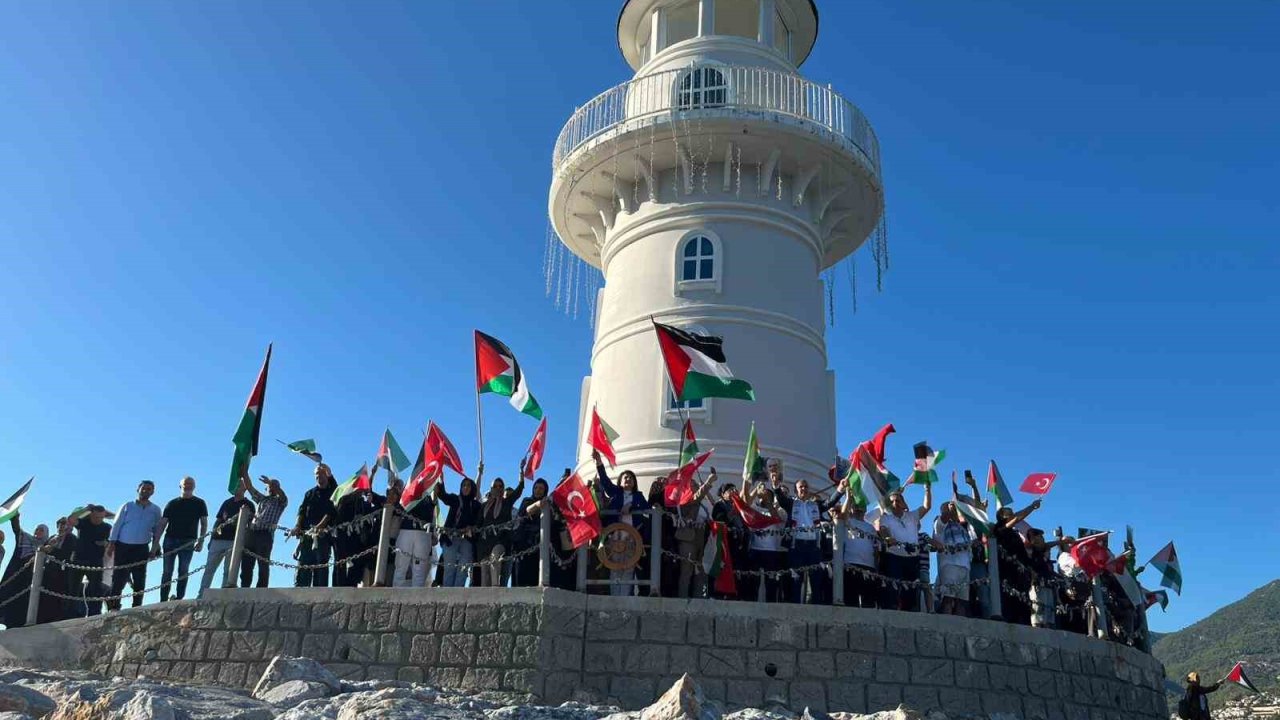 Alanya’da Gazze’ye destek yürüyüşü
