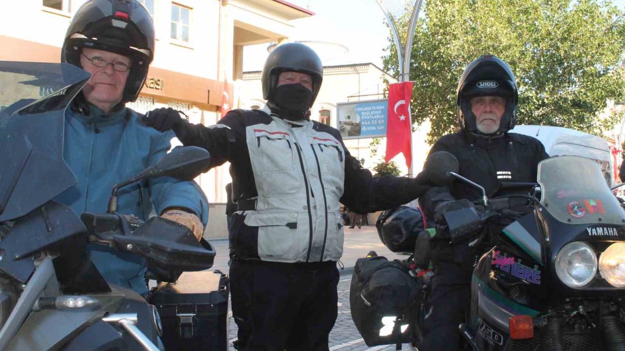 Alp Dağları’ndan Bayburt ovalarına: İsviçreli motorcular Bayburt’u çok sevdi