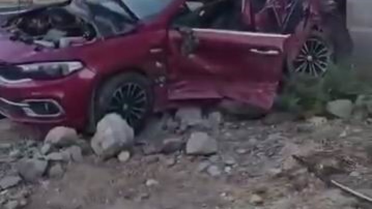 Araçlar hurdaya döndü, 2 kişi yaralandı