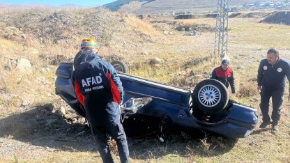 Ardahan’da devrilen otomobildeki 4 kişi yaralandı