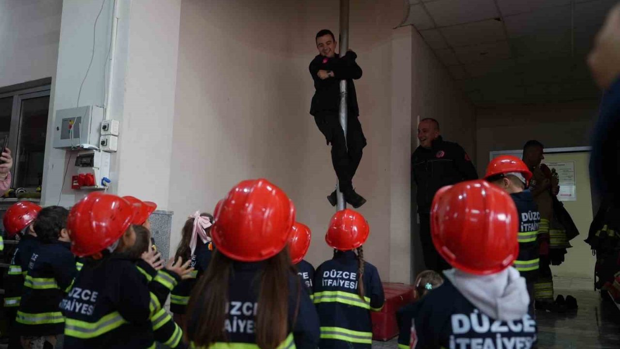 Ateş savaşçıları öğrencileri ağırlıyor