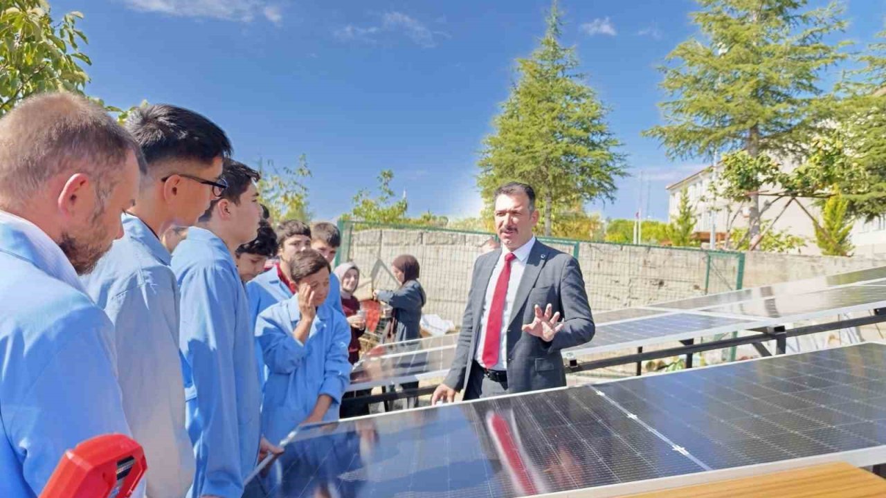 "Atölyede 1 Gün Projesi" Gördes’te başladı