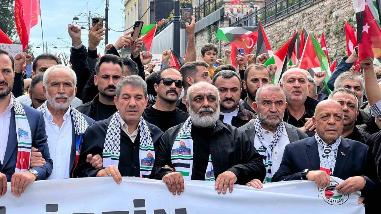 Ayasofya’dan Eminönü’ne Gazze’ye destek yürüyüşü