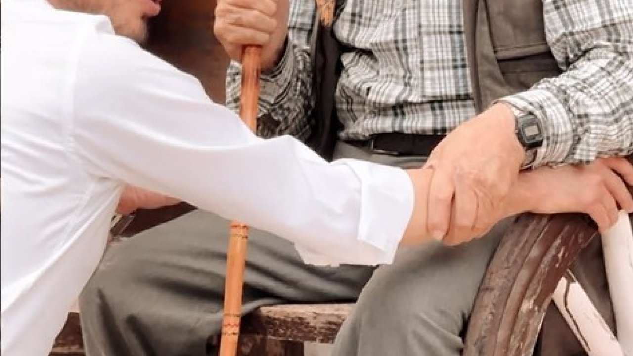 Babasının oğlu, yine gönüllere dokundu