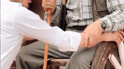 Babasının oğlu, yine gönüllere dokundu