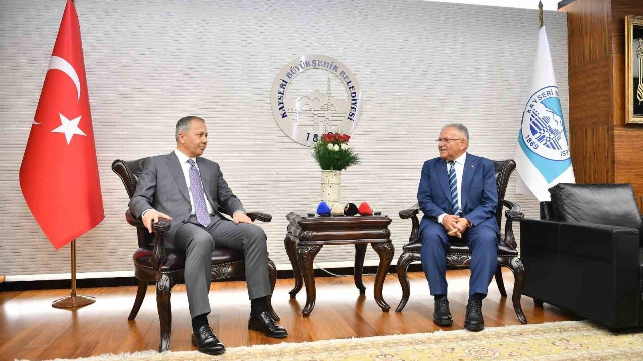 Bakan Yerlikaya’dan Başkan Büyükkılıç’a ‘örnek belediyecilik’ övgüsü