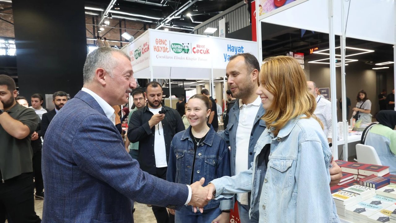 Başkan Büyükakın’dan Kitap Fuarı’na destek