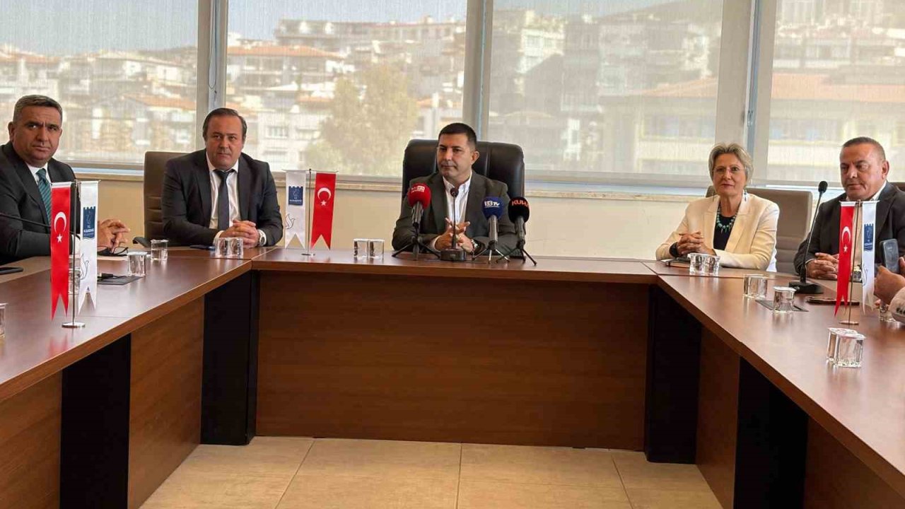 Başkan Günel: "Kuşadası Belediyesi’nin hizmet etmesini kimse engelleyemez"