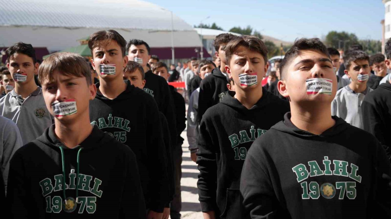 Bayburt’ta öğrencilerden Filistin ve Gazze için sessiz eylem