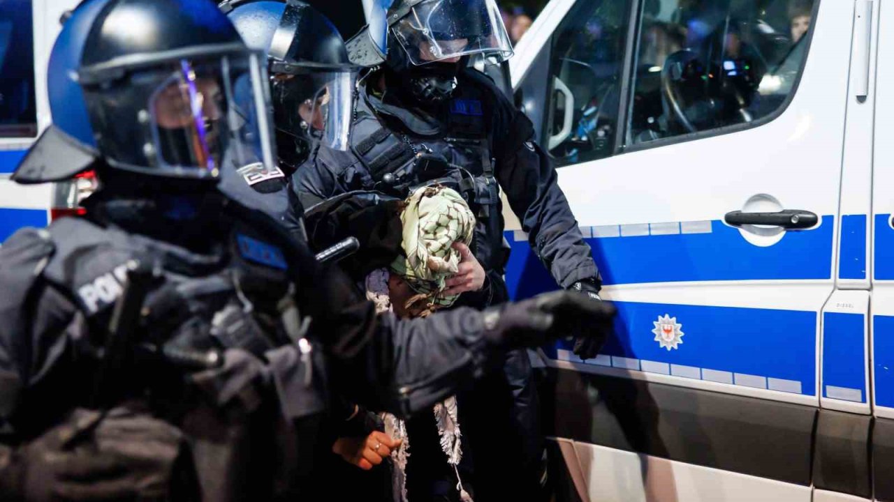 Berlin’deki Filistin’e destek gösterisinde 193 kişiye gözaltı