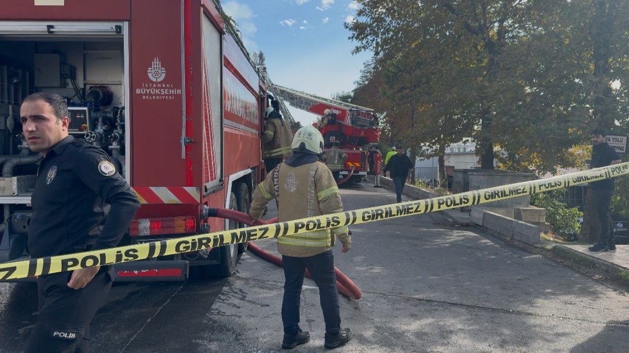 Beylikdüzü’nde fabrika alev alev yandı