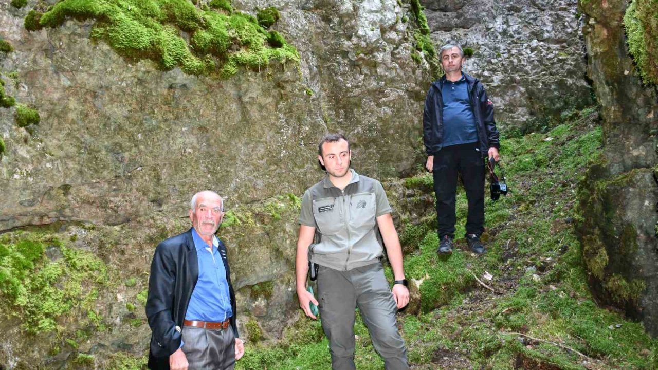 Bin 700 rakımlı zirvede 4 kilometre uzunluğundaki mağara görenleri mest ediyor