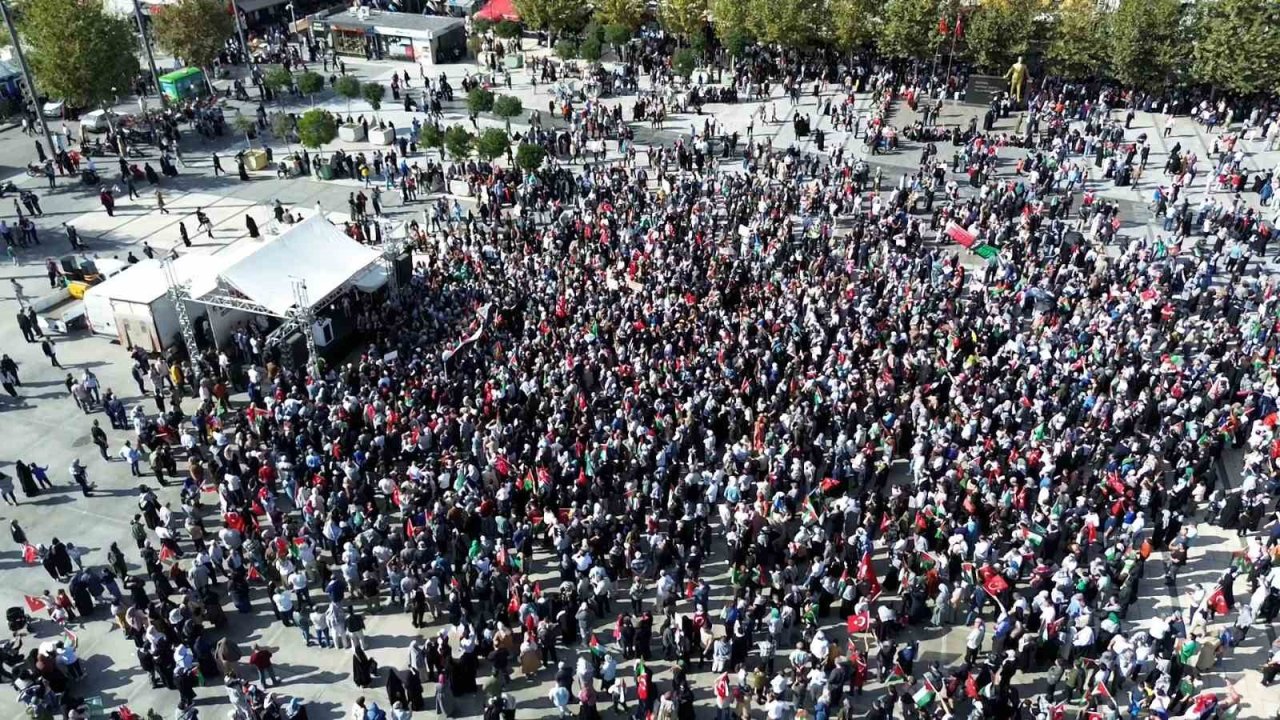 Binler, Filistin için tek ses oldu: Sakarya’dan dünyaya "Gazze’ye özgürlük" mesajı verdiler