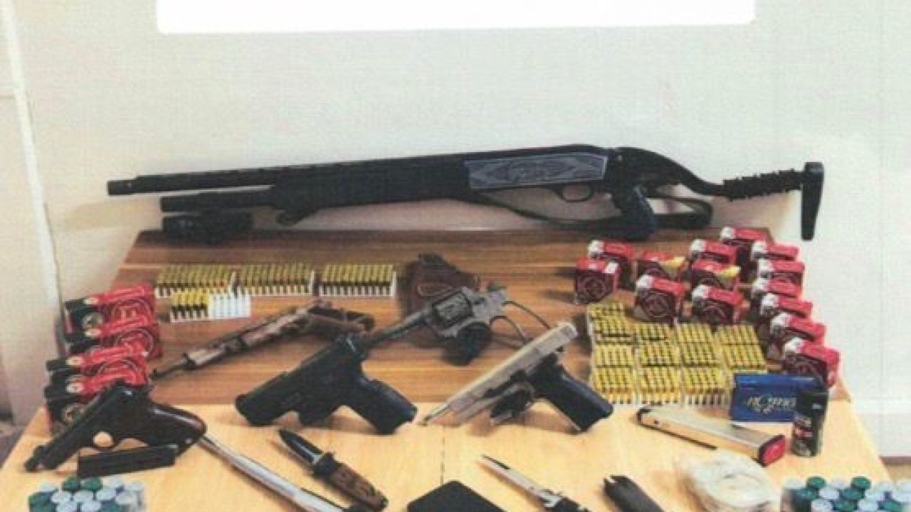 Bolu’da çok sayıda ruhsatsız silah ve mühimmat ele geçirildi
