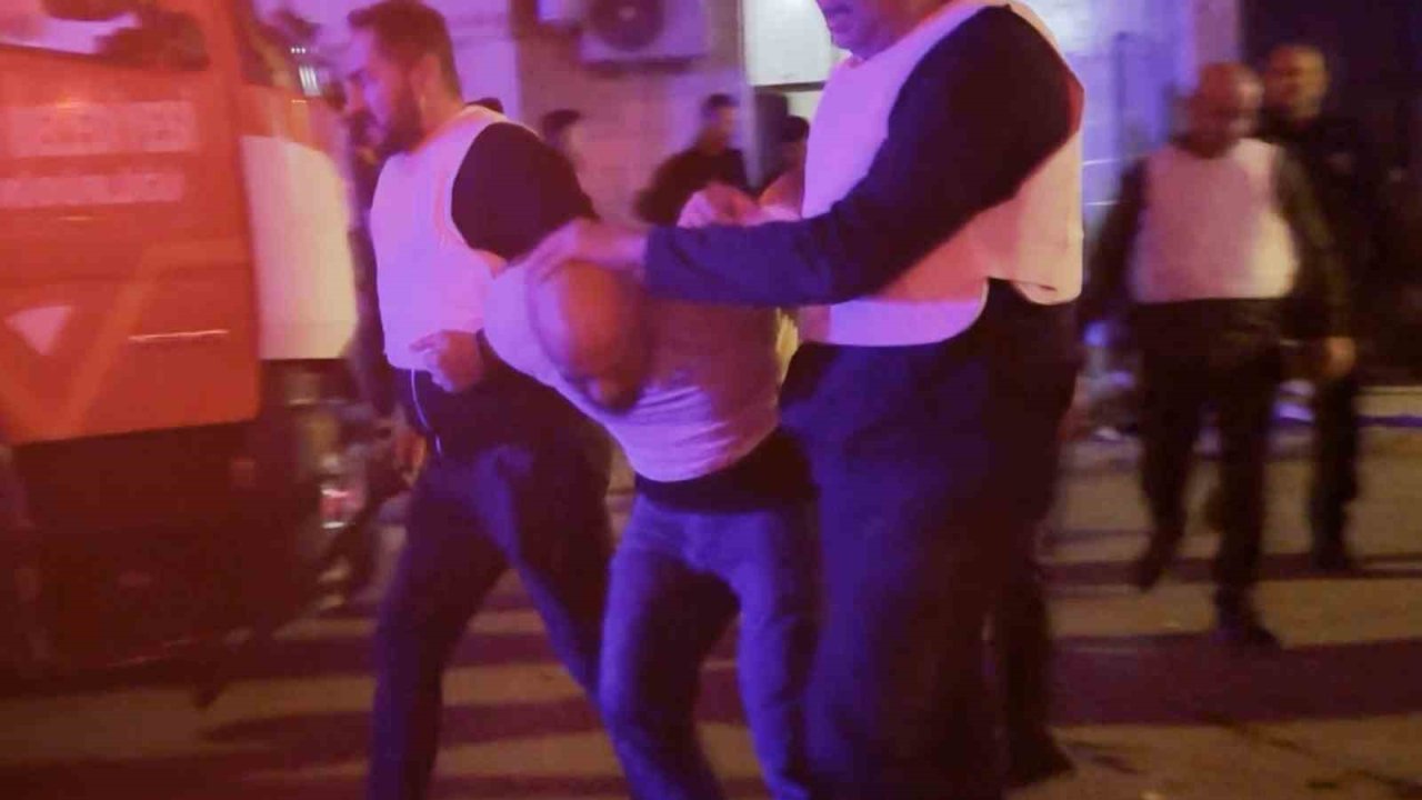 Boşandığını eşini darp edip çocuklarını bıçakla rehin alan şahıs tutuklandı