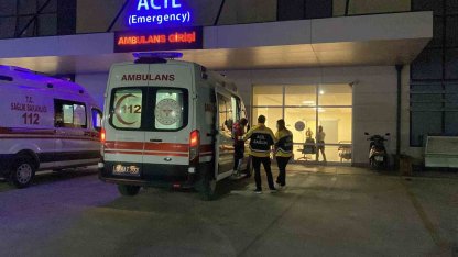 Burdur’da jandarma aracı ile otomobil çarpıştı: 2’si jandarma personeli 5 kişi yaralandı