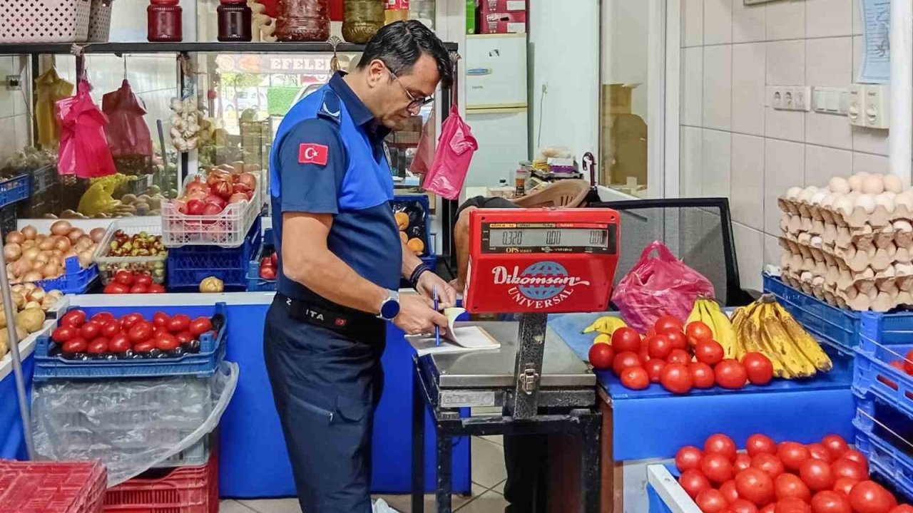 Efeler’de manavlar denetlendi