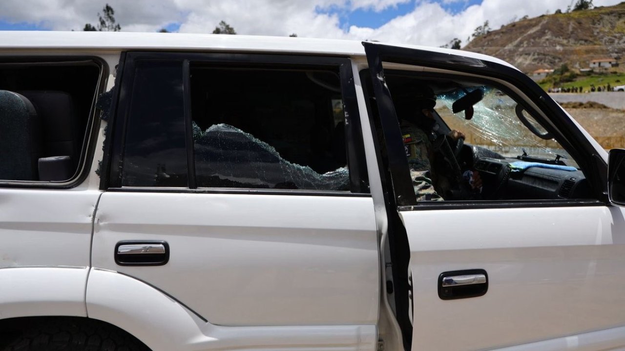 Ekvador Devlet Başkanı Noboa’nın aracına taşlı ve silahlı saldırı düzenlendi