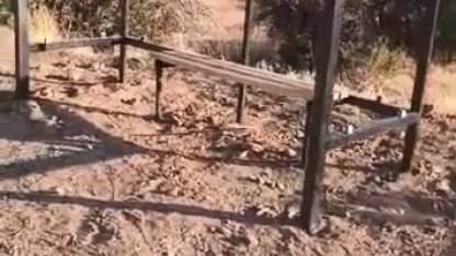 Elazığ’da otobüs durağının koruma plakaları çalındı