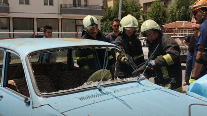 Emekli itfaiye erleri bir gülüğüne göreve döndü, hasret giderdi