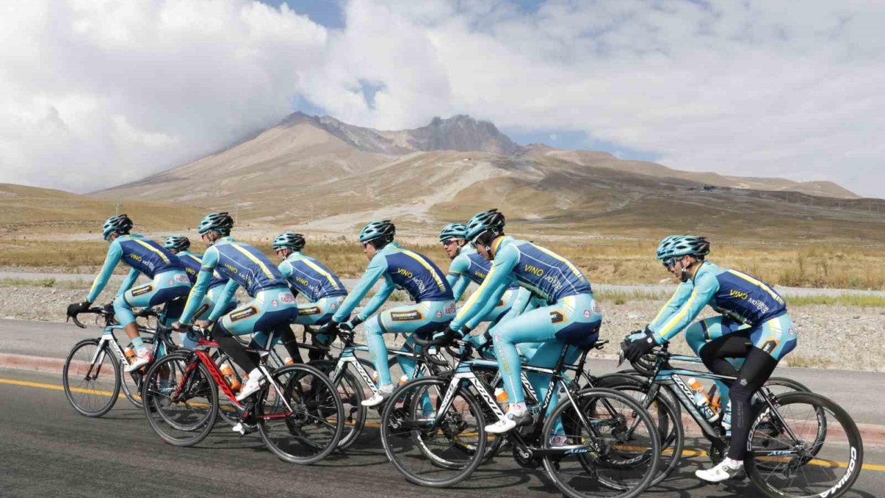Erciyes’teki Yüksek İrtifa Bisiklet Kampları spor turizmini zirveye taşıyor