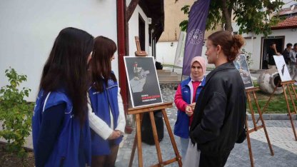 Gazze’de yaşanan dramı afişlerle anlattılar