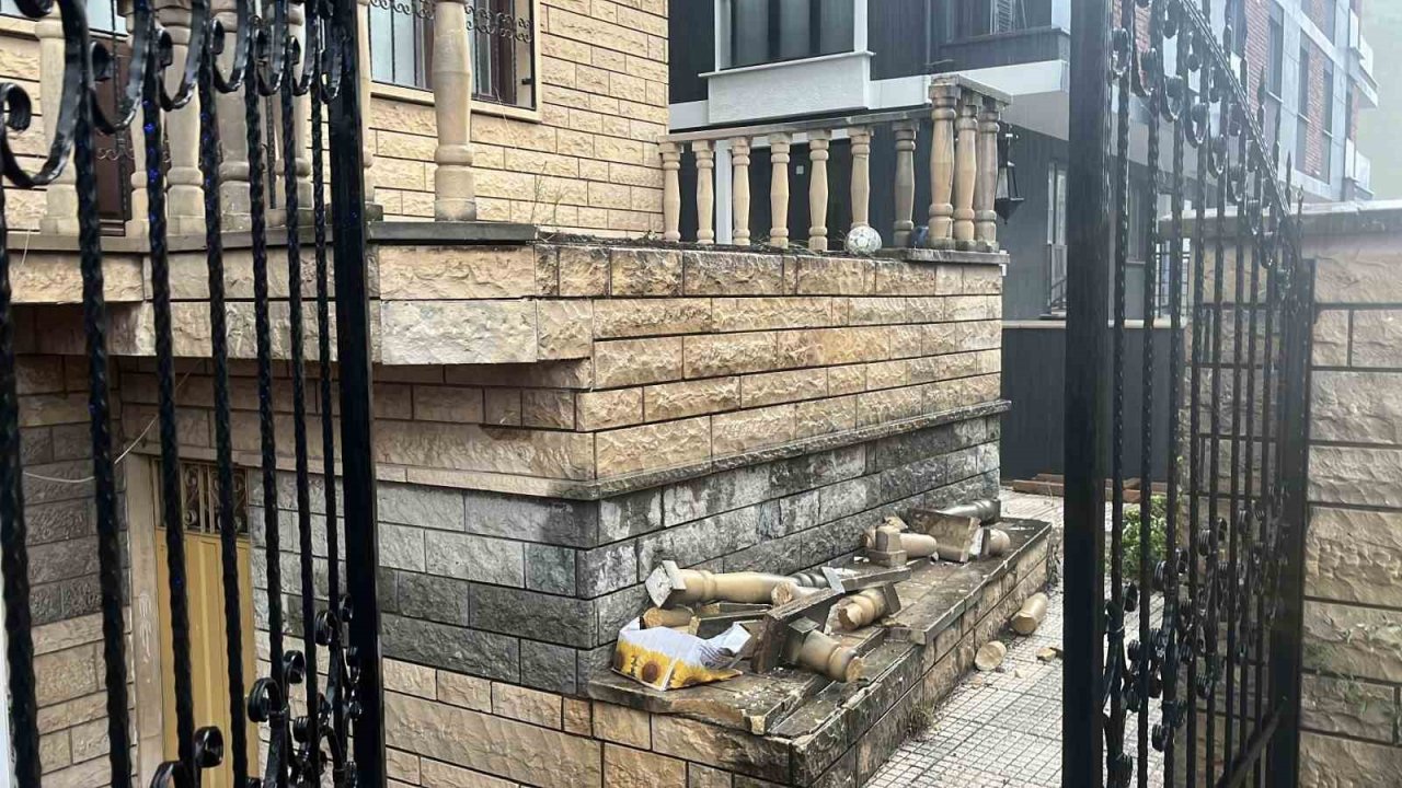 Gebze 14 yaşındaki çocuğun üzerine beton korkuluk düştü