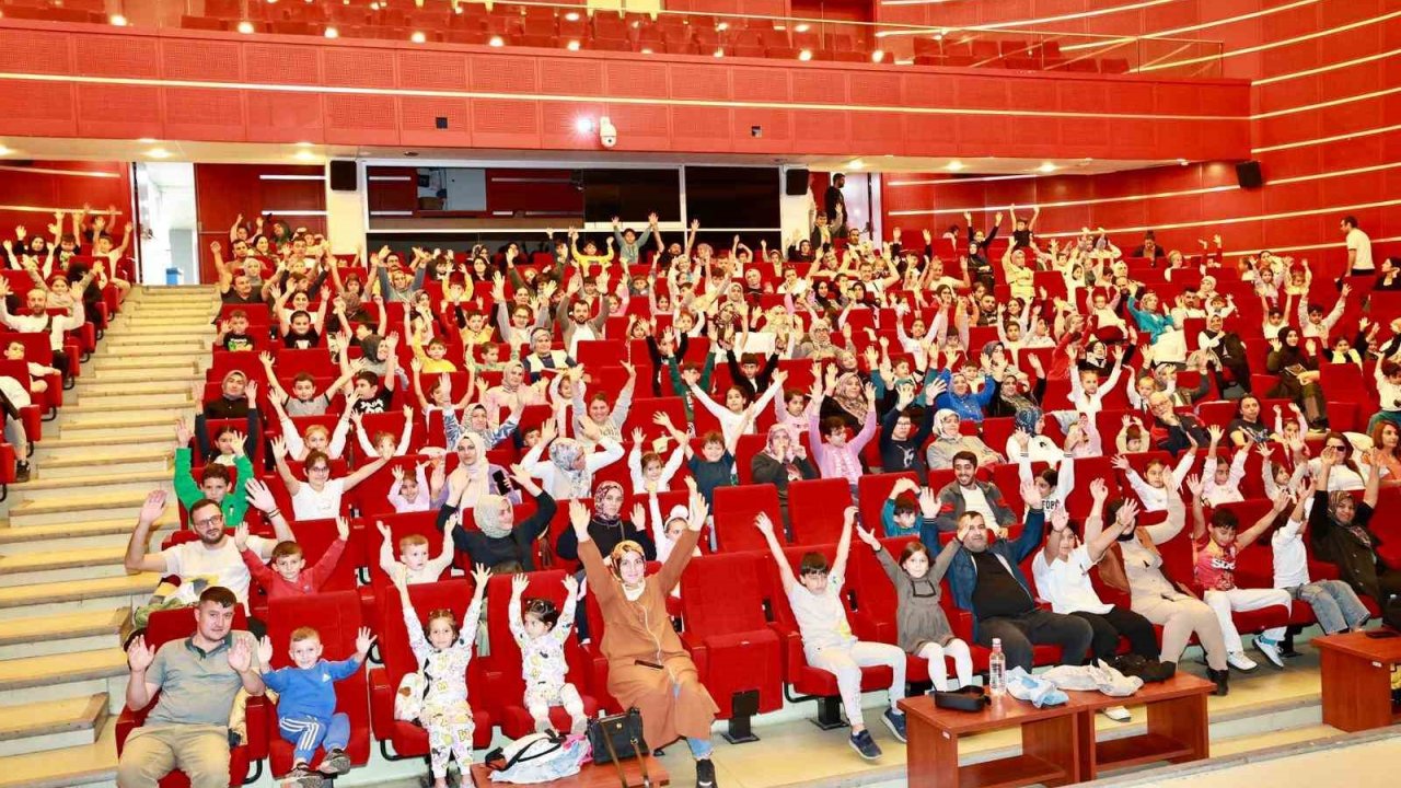 Gebze’de çocuklar için "Aslan Hürkuş" filmi gösterildi