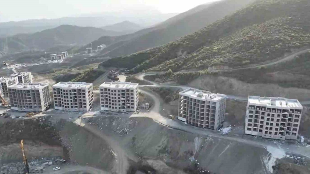 Gülderen Mahallesi’nde 2.etap TOKİ konutları yükseliyor