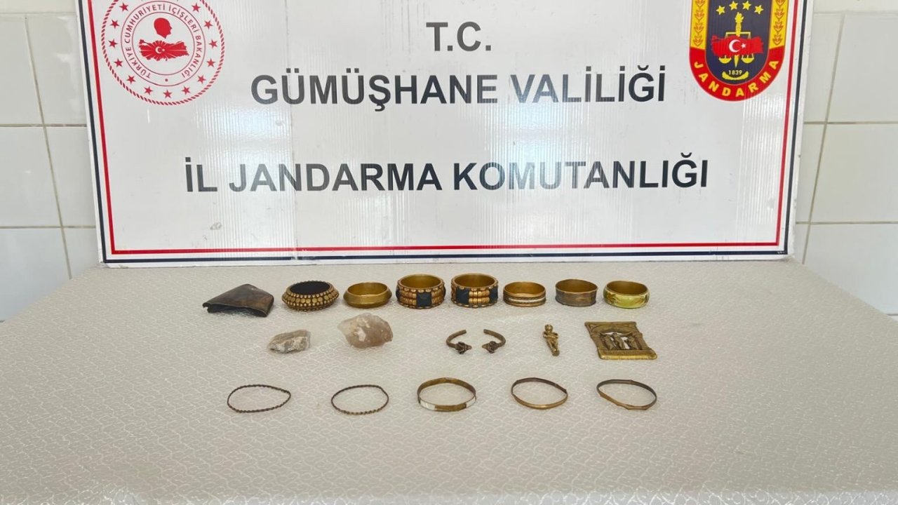 Gümüşhane’de tarihi eser operasyonunda çok sayıda obje ele geçirildi