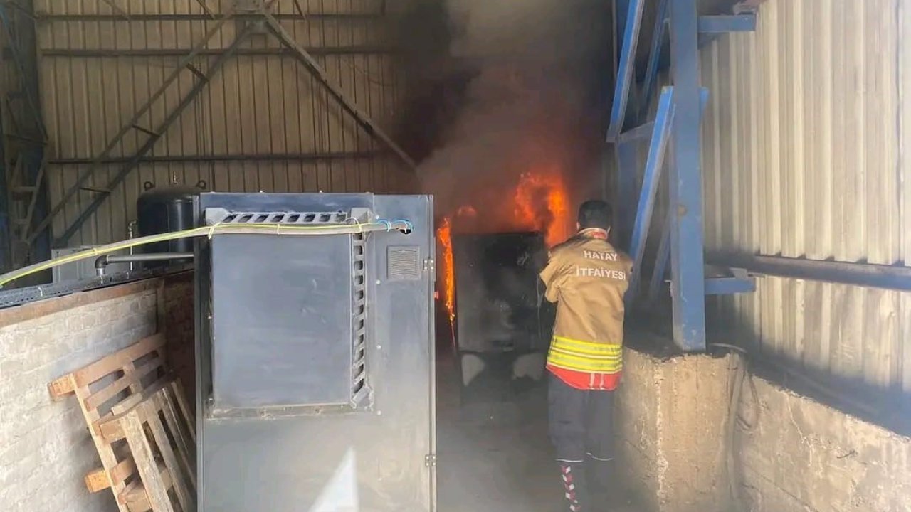Hatay’da iş yerinde çıkan yangını itfaiye söndürdü