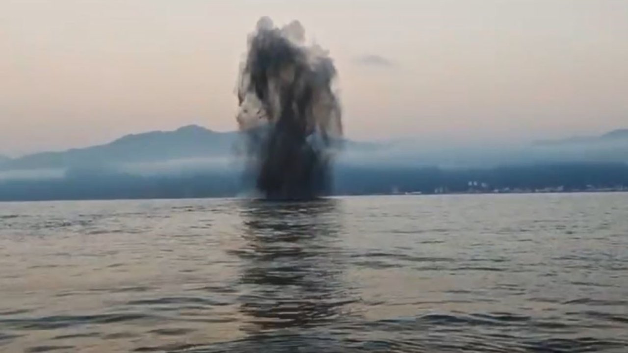 Hopa açıklarındaki insansız deniz aracı parlatılarak imha edildi