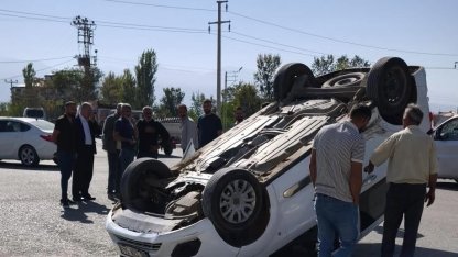 Iğdır’da kaza yapan araç ters döndü