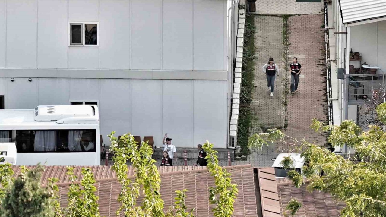 İrem Derici nişan gününde Adli Tıp Kurumu’nda böyle görüntülendi