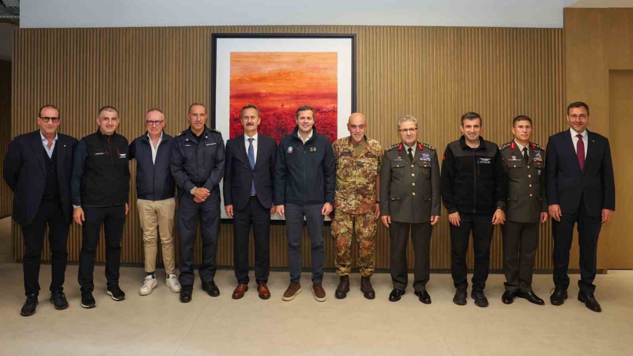 İtalyan heyet, Baykar’ın oyun değiştirici teknolojilerini inceledi: TB3 SİHA, AKINCI, KIZILELMA art arda havalandı