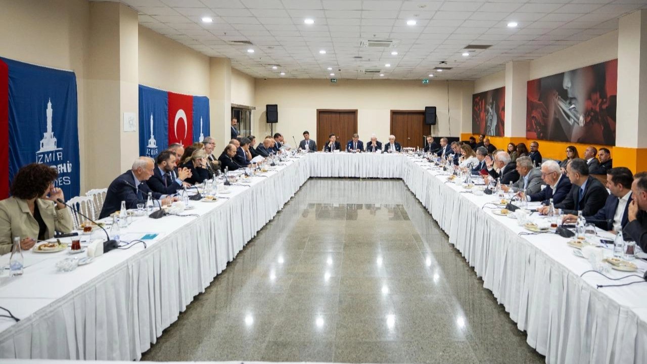 İzmir&#039;de su krizi masaya yatırıldı