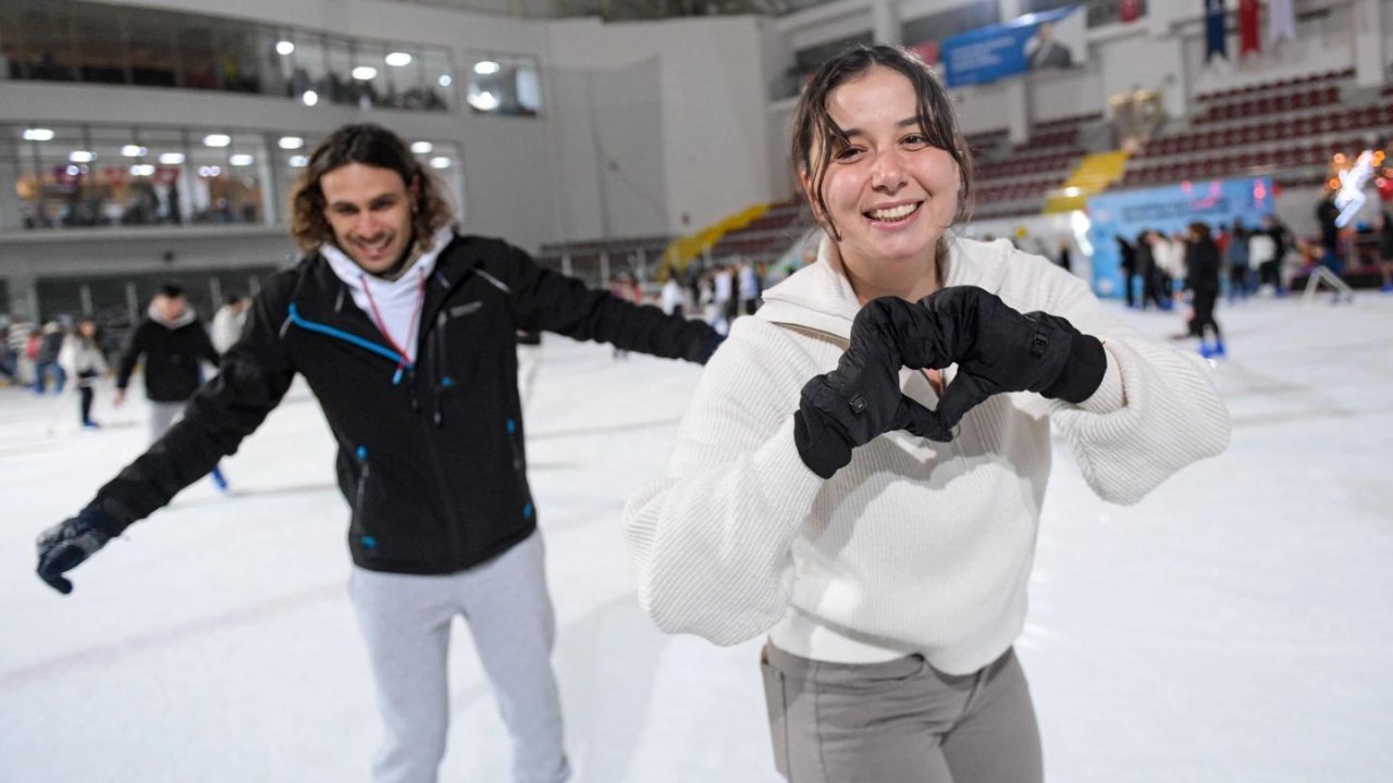 İzmir’in buz pisti yeni döneme hazır