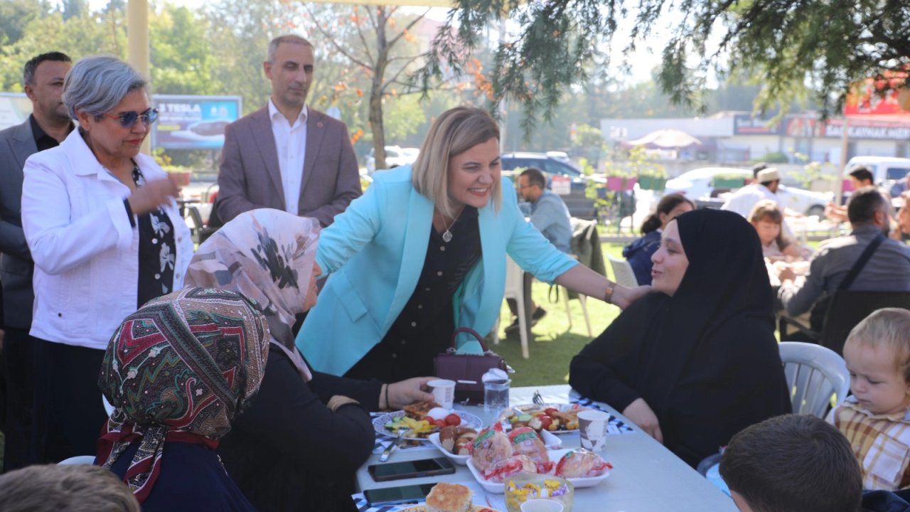 İzmit'te din görevlileri aileleriyle ağırlandı