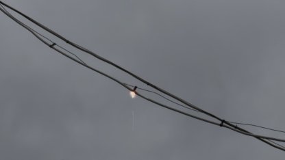 Kablolardan çıkan kıvılcım itfaiye ekiplerini harekete geçirdi