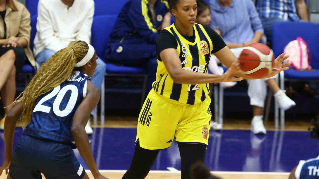 Kadınlar Basketbol Süper Ligi: Fenerbahçe: 71 - Emlak Konut: 53