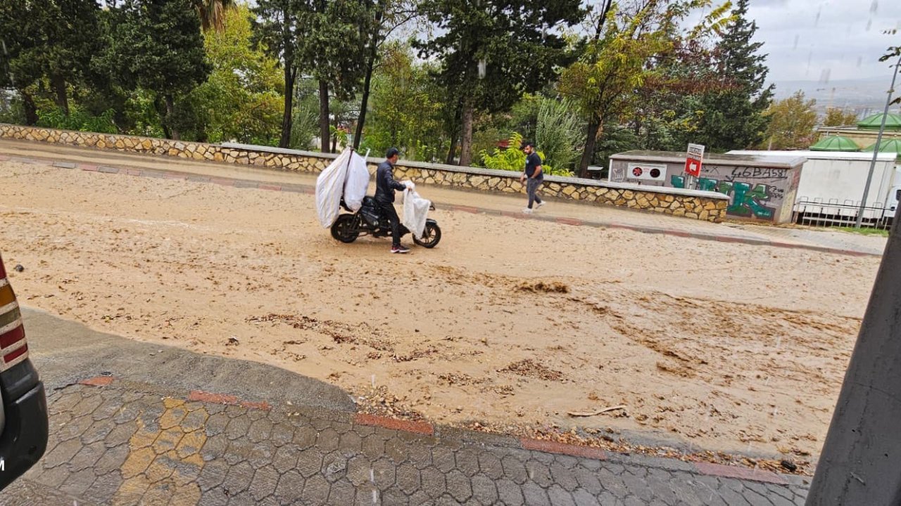 Kahramanmaraş’ta sağanak etkili oldu, su taşkınları yaşandı