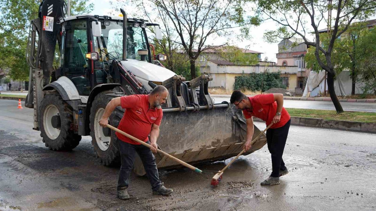 Kahramanmaraş’ta yağış sonrası temizlik