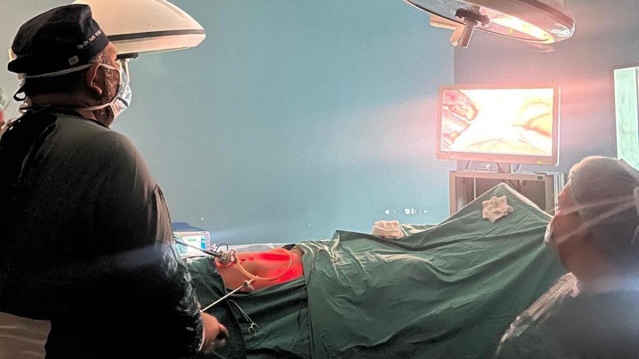 Kahta Devlet Hastanesi’nde ilk defa TAPP kasık fıtığı ameliyatı gerçekleştirildi