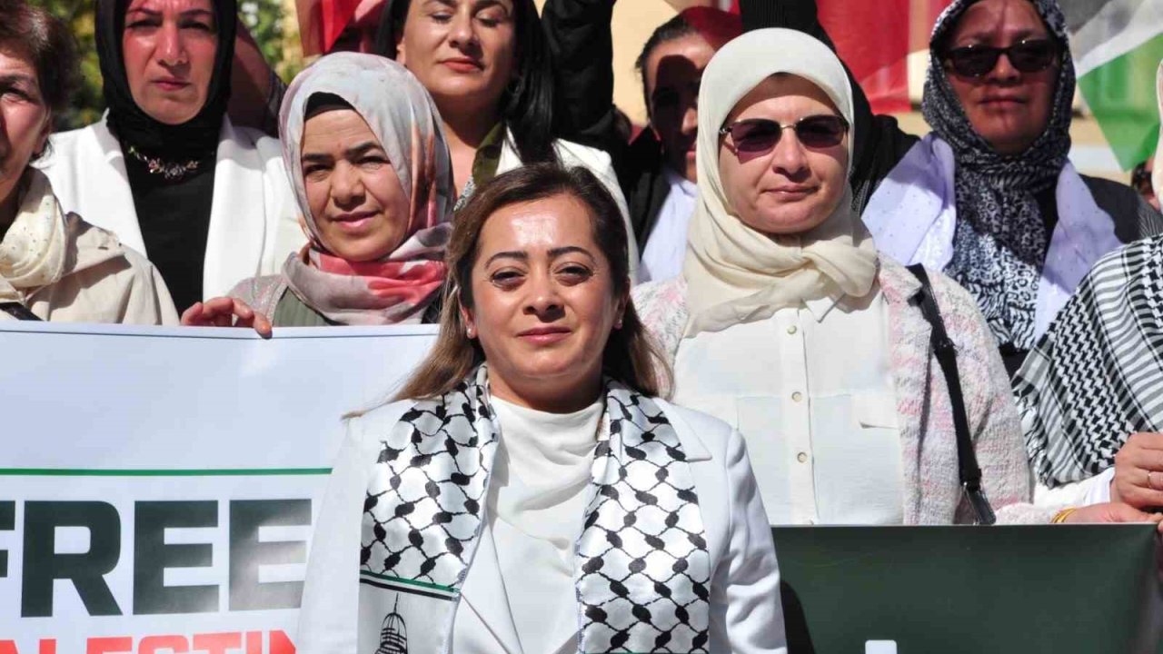 Kars’ta AK Parti Kadın Kolları’ndan &quot;Gazze için sessiz çığlık&quot;